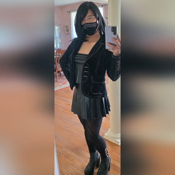 Clothes, shoes, etc. - Picture 2 of 10